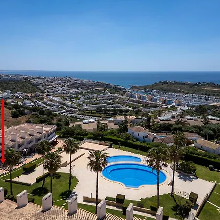 Apartment Amazing View With Pool