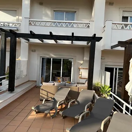 Amazing View With Pool Apartment