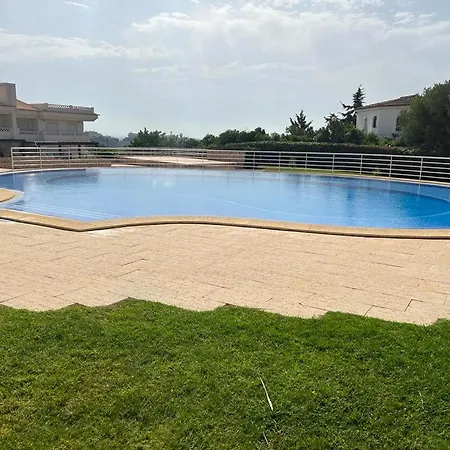 Amazing View With Pool Apartment