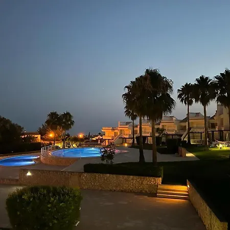 Amazing View With Pool
